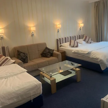 Austria Self Checkin 3* 盖布利茨