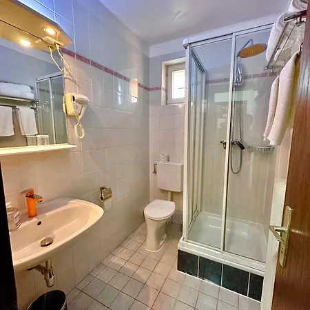 Austria Self Checkin 3*